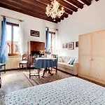 Ca\' Badoer West Studio